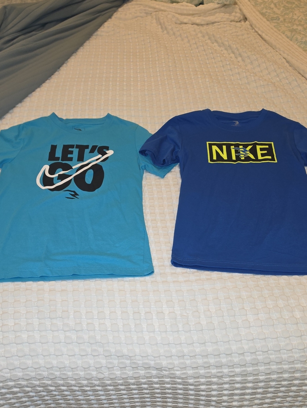 Nike Boys' Teal & Royal Blue Graphic Short-Sleeve Tees